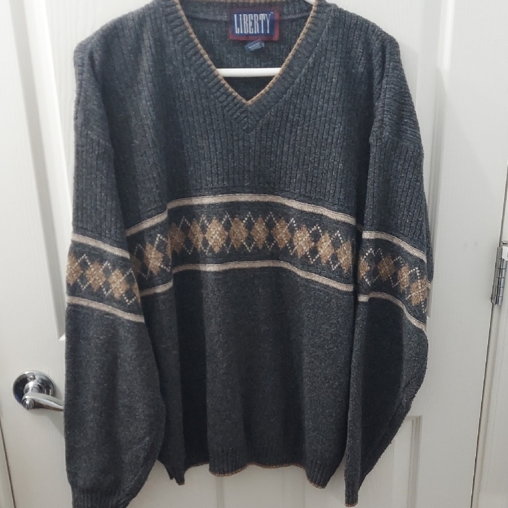 Liberty Mens Dark Charcoal V-Neck Sweater with Geometric Pattern Large